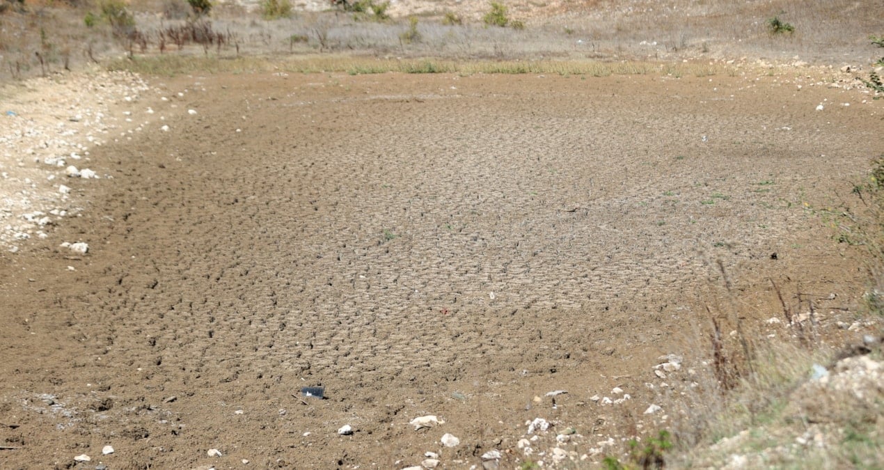 taslik goletinden kahreden manzara kurak araziye dondu ZsnxG76t
