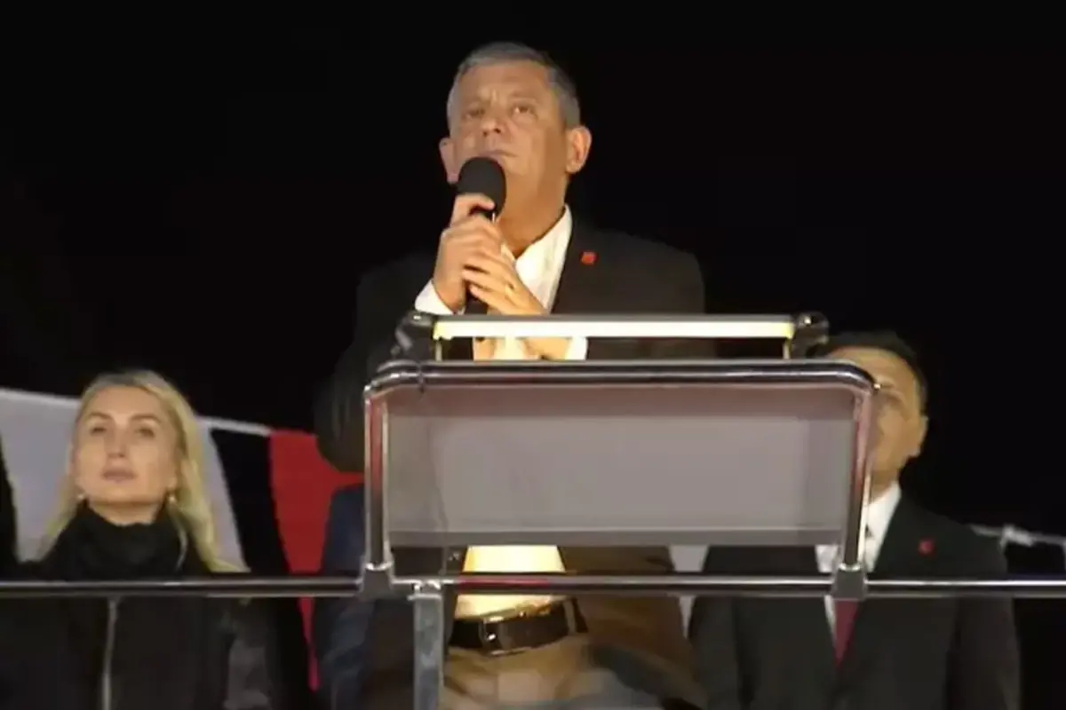 chp lideri ozgur ozel espressolabi boykot listesinden cikardiklarini duyurdu wtEWqfeK