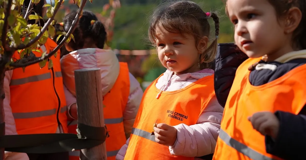 istanbul maltepede minik eller topraga can verdi aiWb8IpQ.webp