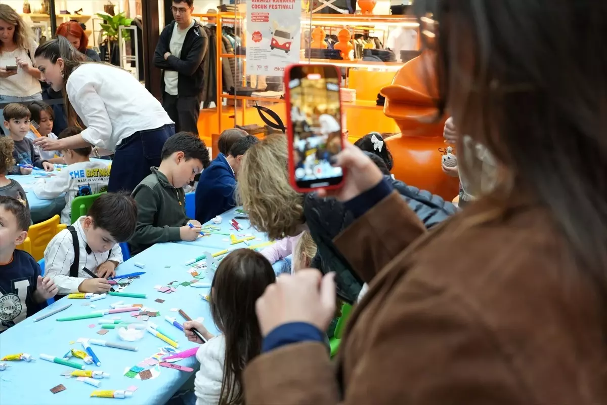 kirmizi karavan projesi ile cocuklar gelecege umut tasiyor vfmT4XbW.jpg