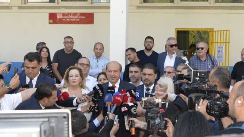 kktc cumhurbaskani tatar rum tarafinin siyasetini bir kez daha kinamak istiyorum ZfmUWRK3.jpg