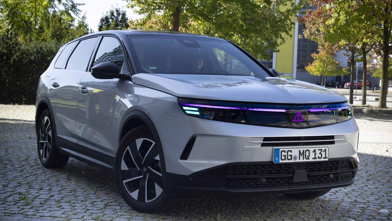 opel otonom araclarda yapay zeka destekli aydinlatma iletisim sistemini sergiledi CmnTDaPz.jpeg