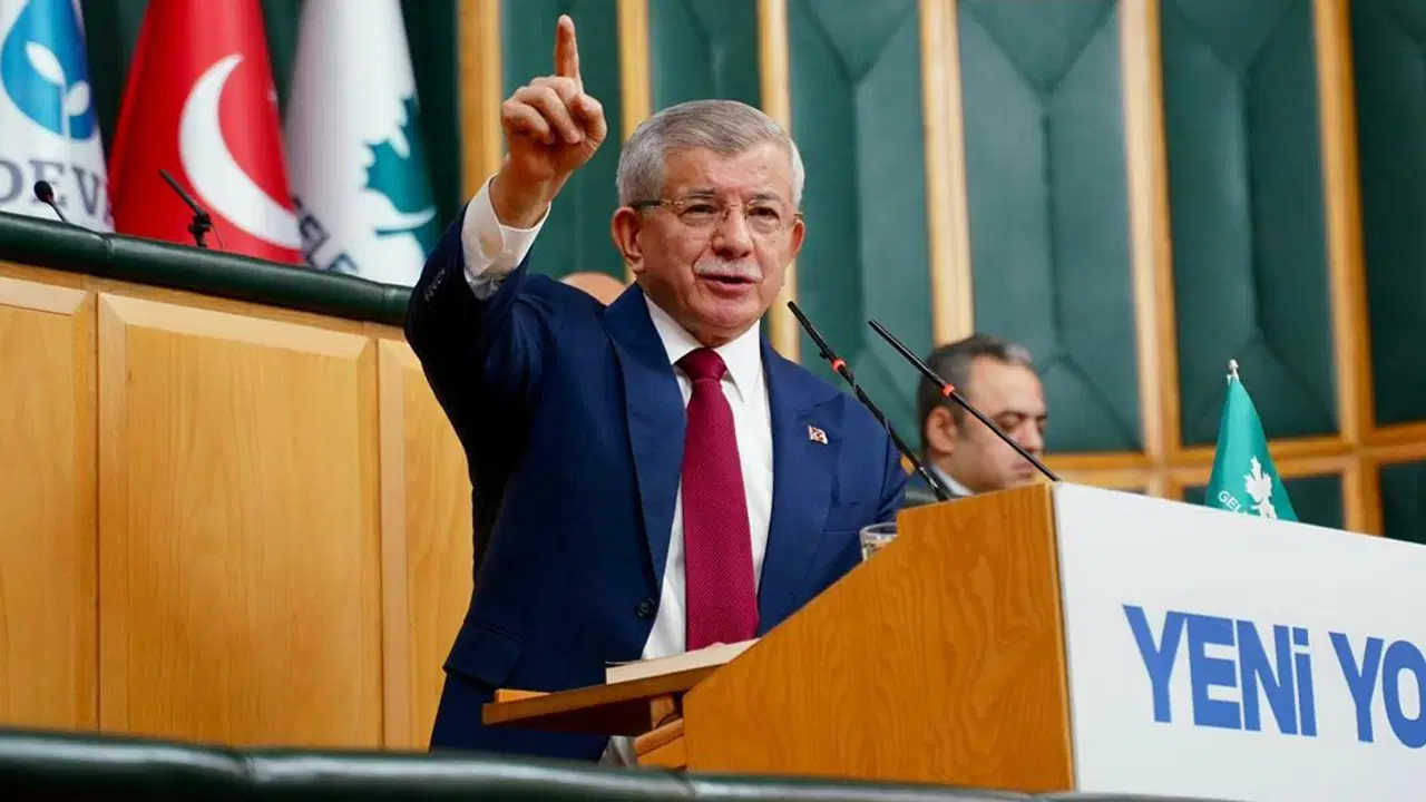 ahmet davutoglundan akpye donus iddialarina kursuden yanit ne bir makamin ne de adayligin pesindeyim a2n2Bu3L.jpg