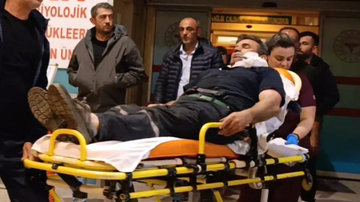 bursada romorkun kopan halat demiri bir kisinin yuzune saplandi BcJi19ue.jpg