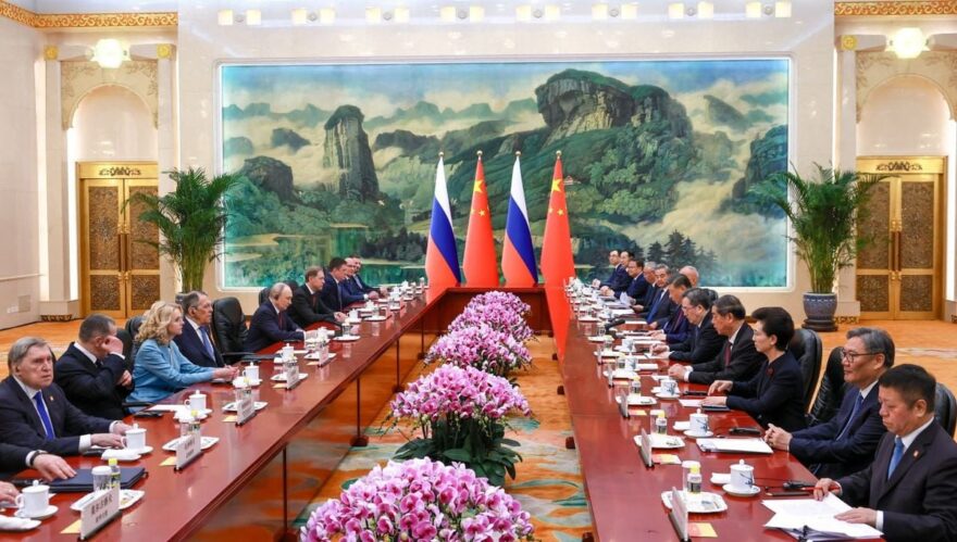 Putin, Çin’de Resmi Törenle Ağırlanarak Önemli Temaslarda Bulundu